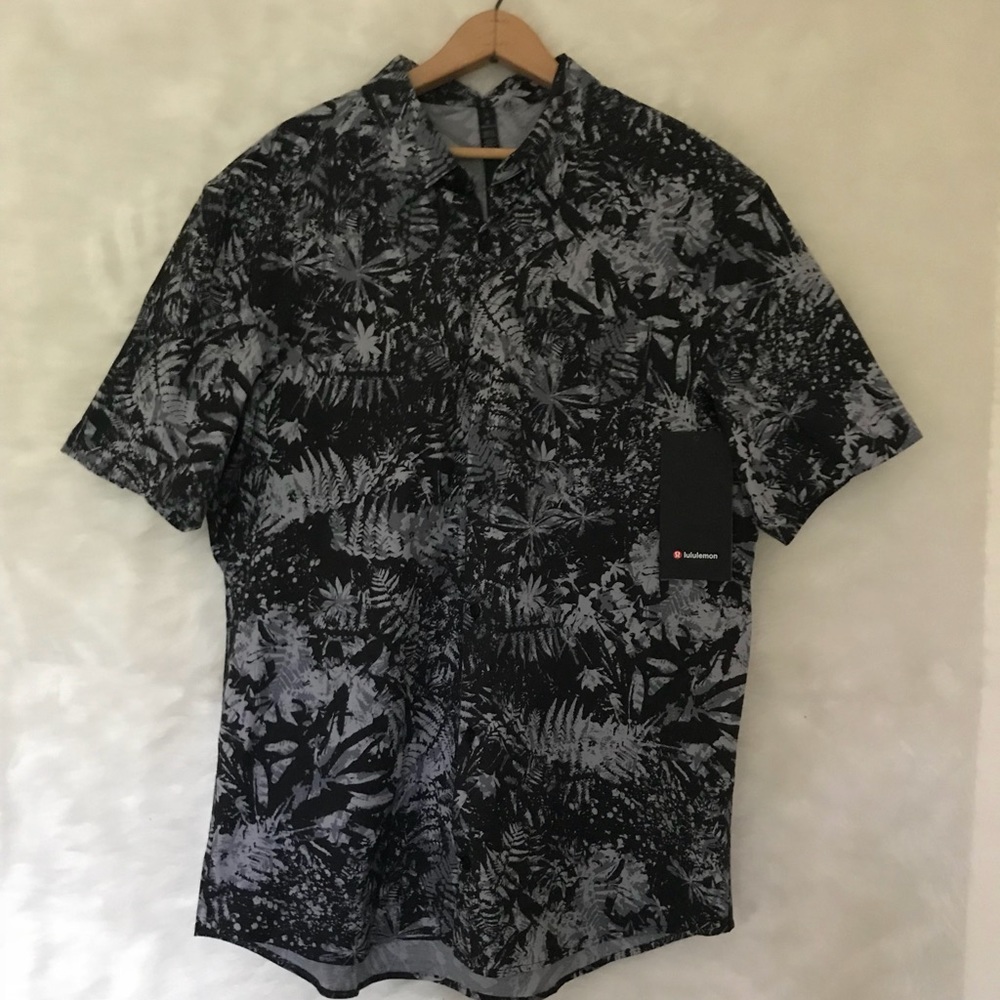Men’s Lululemon All Town SS Buttondown XL